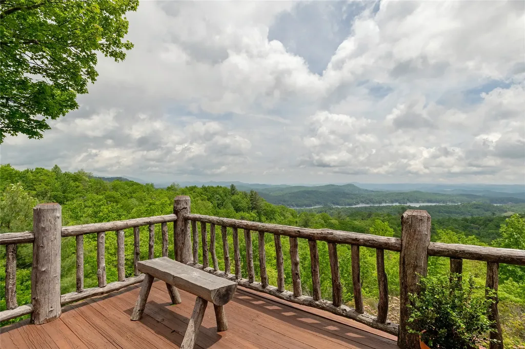 865 Toxaway Drive Lake Toxaway NC 28747