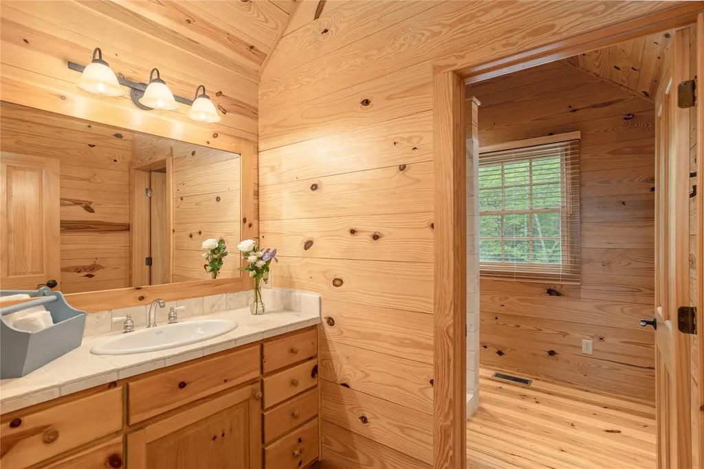 865 Toxaway Drive Lake Toxaway NC 28747