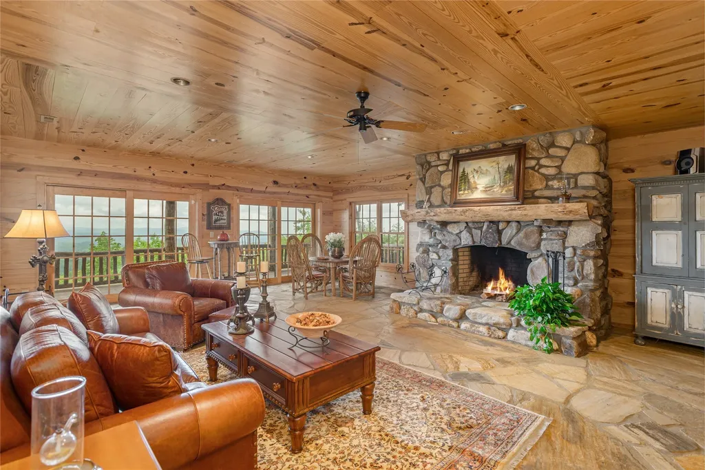 865 Toxaway Drive Lake Toxaway NC 28747