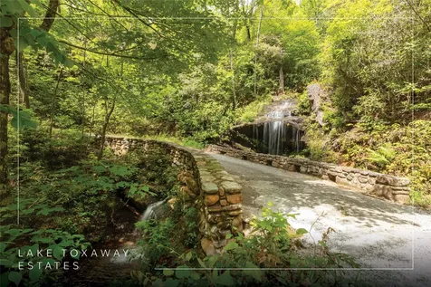 865 Toxaway Drive Lake Toxaway NC 28747