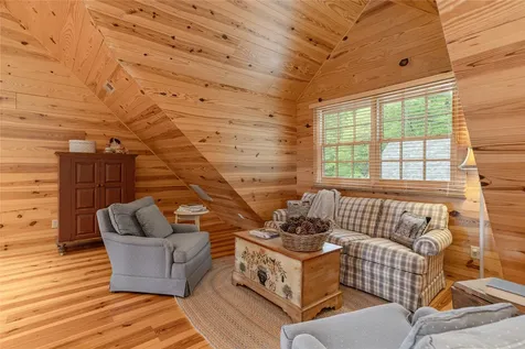 865 Toxaway Drive Lake Toxaway NC 28747