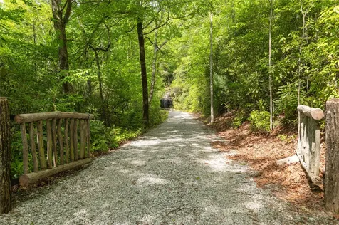 865 Toxaway Drive Lake Toxaway NC 28747