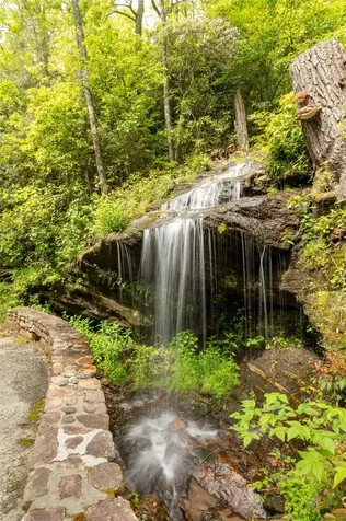 865 Toxaway Drive Lake Toxaway NC 28747