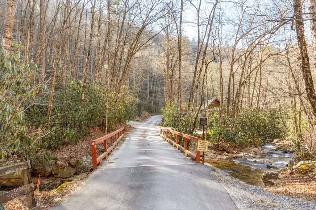 795 Buck Falls Road Highlands NC 28741