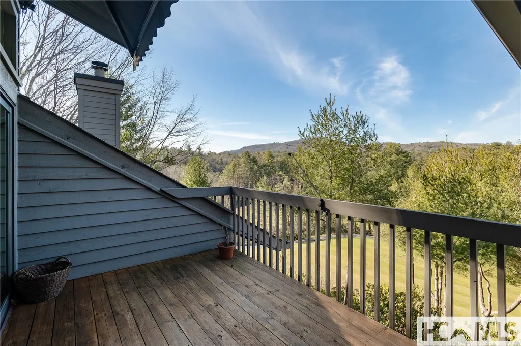 86 Racquet Club Villas Drive Sapphire NC 28774