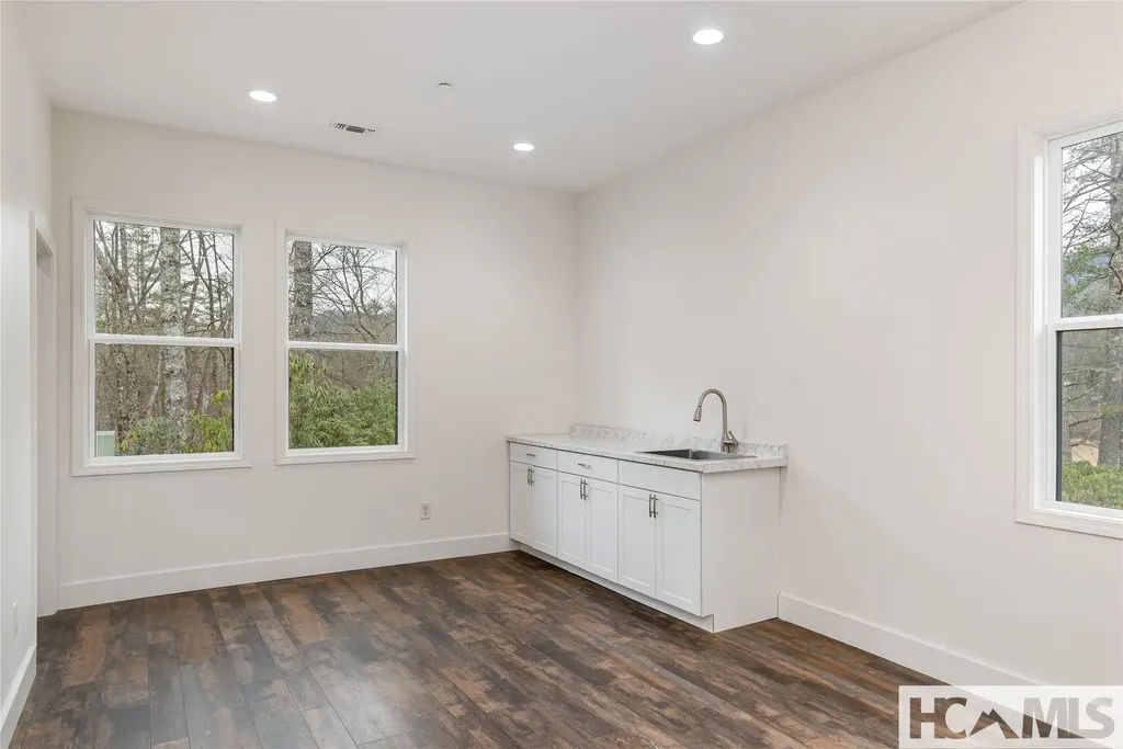 70 Sapphire Valley Road Sapphire NC 28774