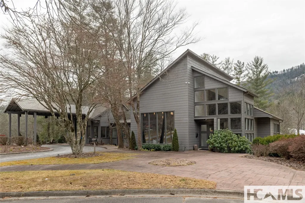 70 Sapphire Valley Road Sapphire NC 28774