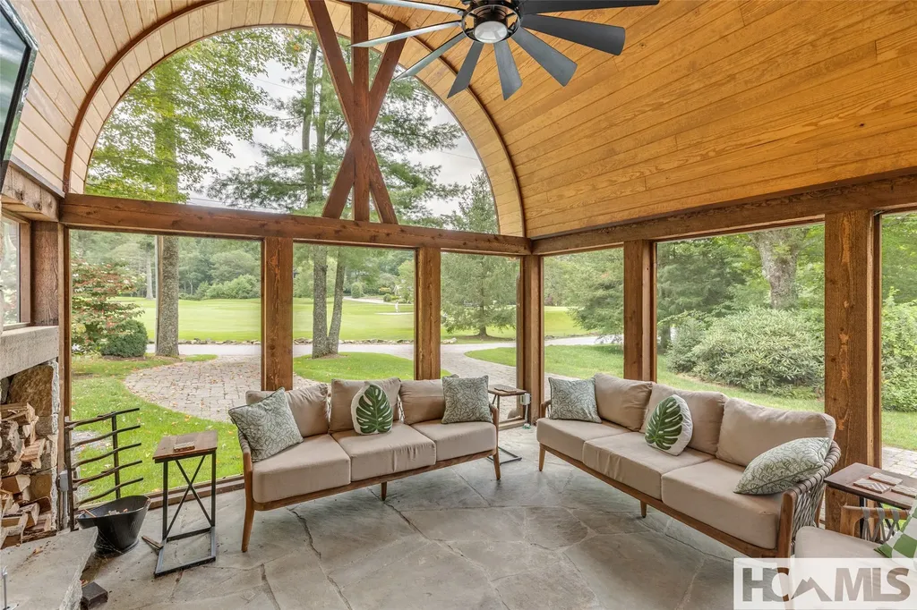 346 Hummingbird Lane Highlands NC 28741