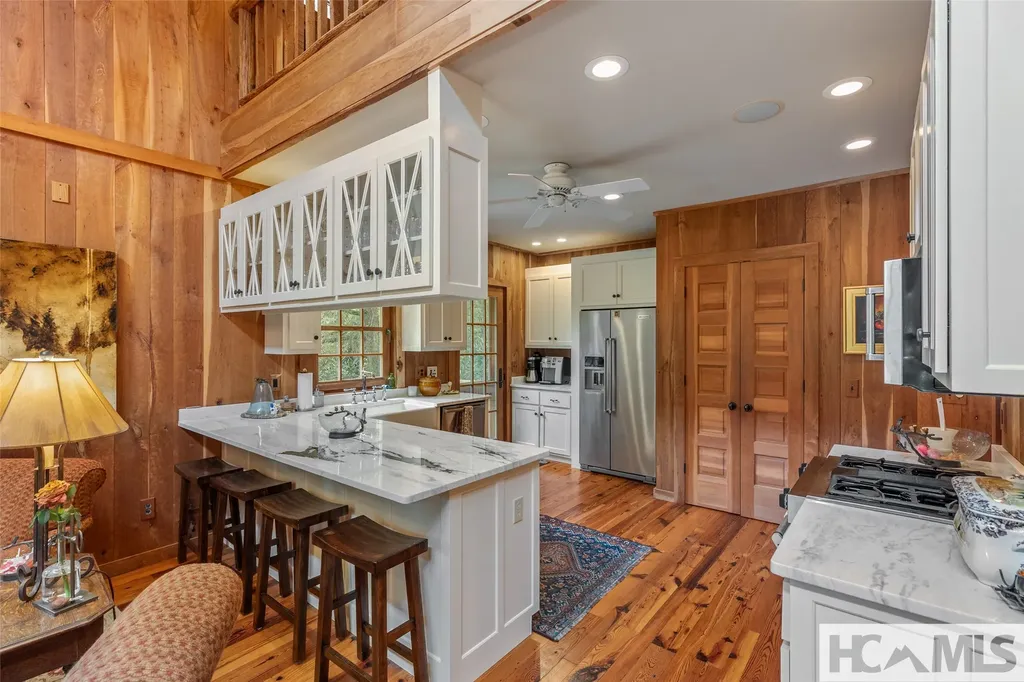 346 Hummingbird Lane Highlands NC 28741