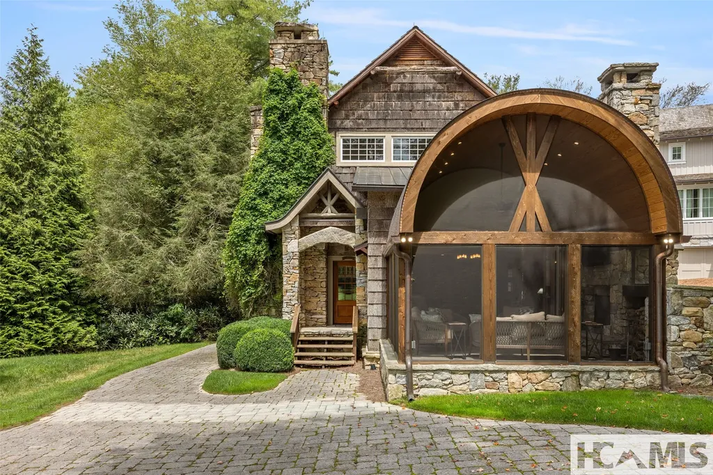 346 Hummingbird Lane Highlands NC 28741