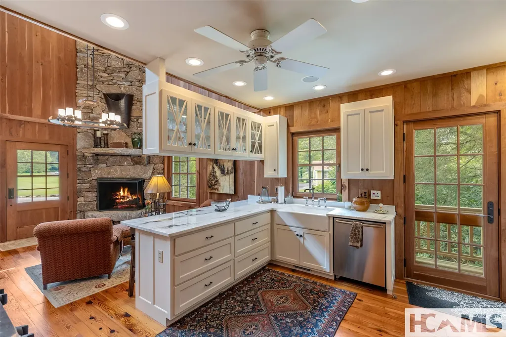 346 Hummingbird Lane Highlands NC 28741