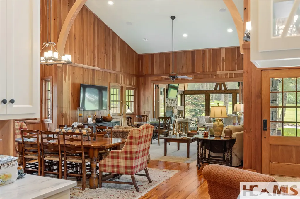 346 Hummingbird Lane Highlands NC 28741