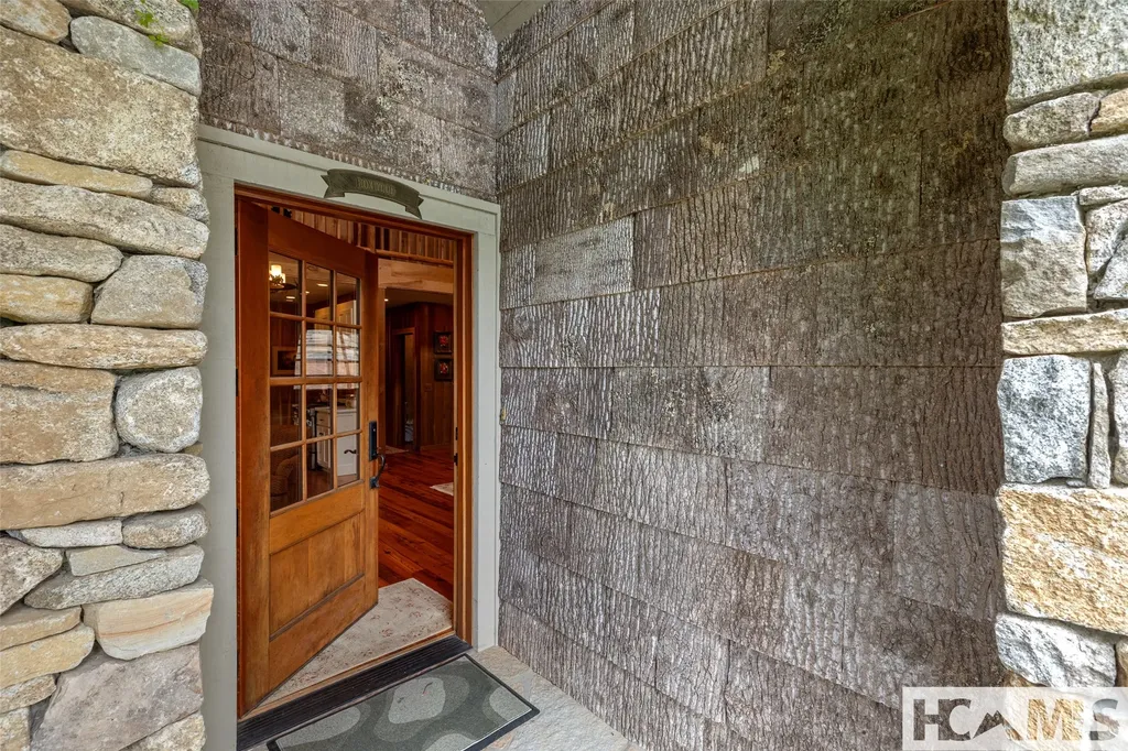 346 Hummingbird Lane Highlands NC 28741