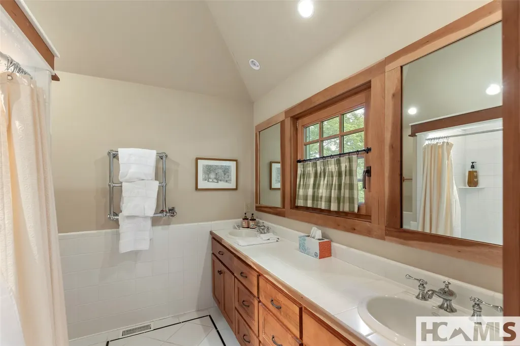 346 Hummingbird Lane Highlands NC 28741