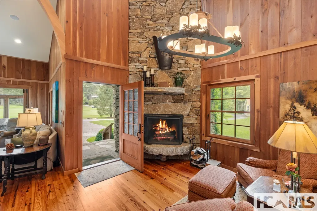 346 Hummingbird Lane Highlands NC 28741