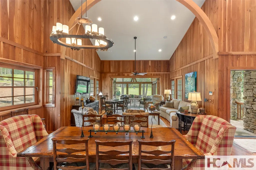 346 Hummingbird Lane Highlands NC 28741