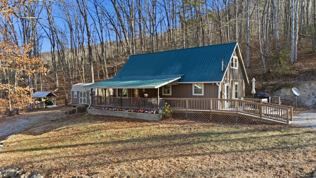 27 Hive Road Glenville NC 28736