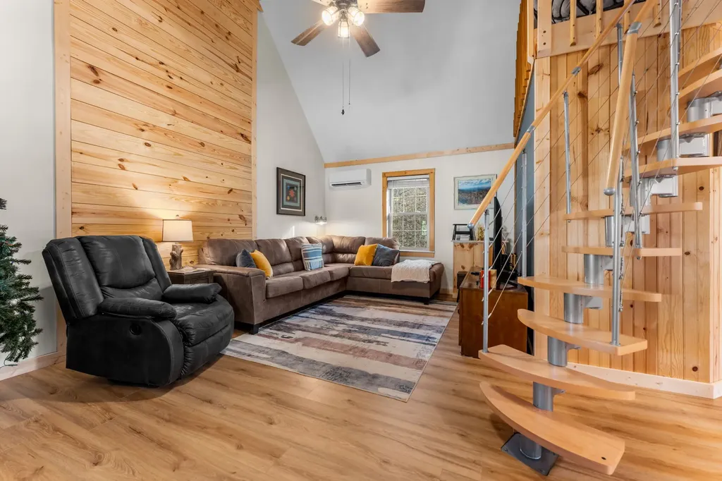 27 Hive Road Glenville NC 28736