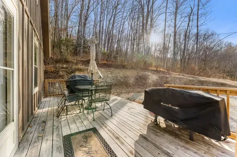 27 Hive Road Glenville NC 28736