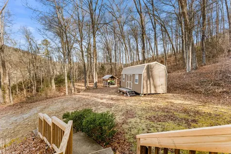 27 Hive Road Glenville NC 28736