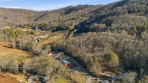 27 Hive Road Glenville NC 28736