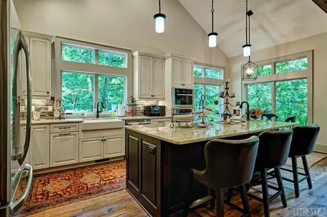 330 Western Rhodes Drive Highlands NC 28741