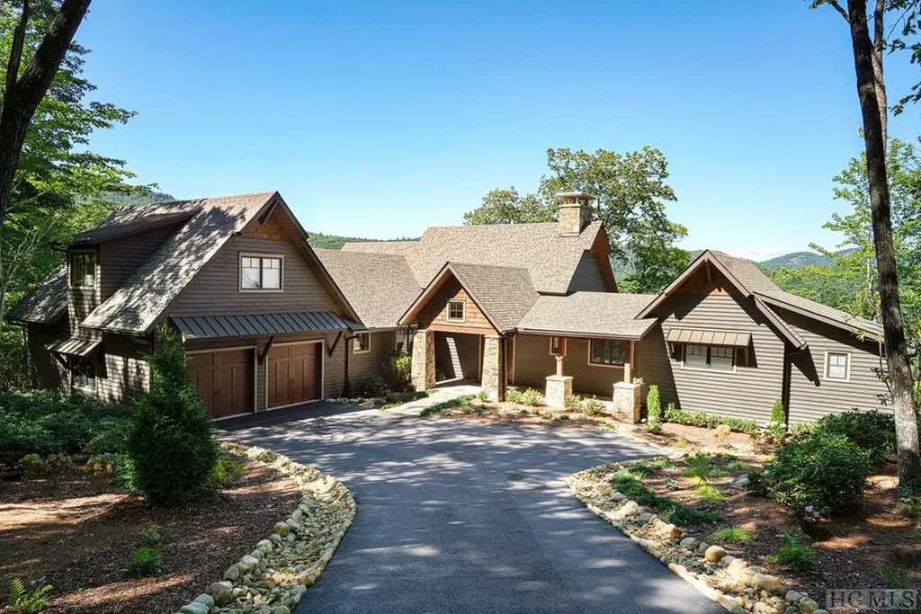 1069 West Rochester Drive Cashiers NC 28717