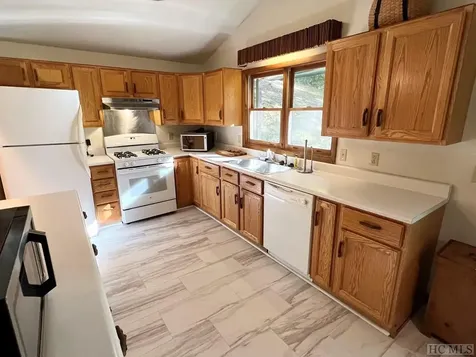 430 Bright Mountain Road Cullowhee NC 28723