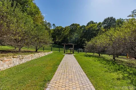 144 Laurel Knob Road Cashiers NC 28717