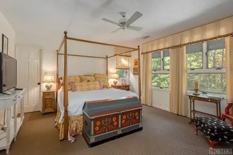 48 St Andrews Drive Sapphire NC 28774