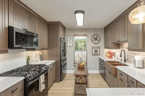 21 Birdnest Road Sapphire NC 28774