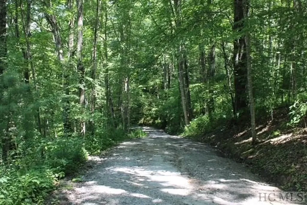 254 Cottage Row Cashiers NC 28717