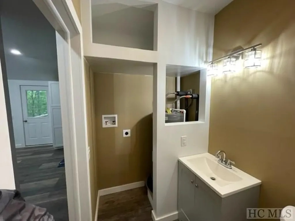 254 Cottage Row Cashiers NC 28717