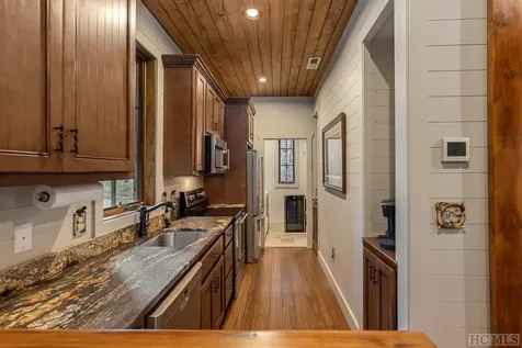 30 Outpost Trail Glenville NC 28736