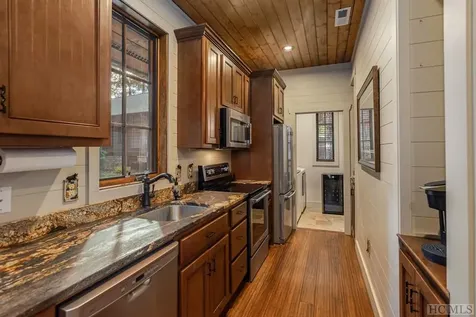 30 Outpost Trail Glenville NC 28736