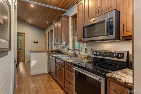 30 Outpost Trail Glenville NC 28736