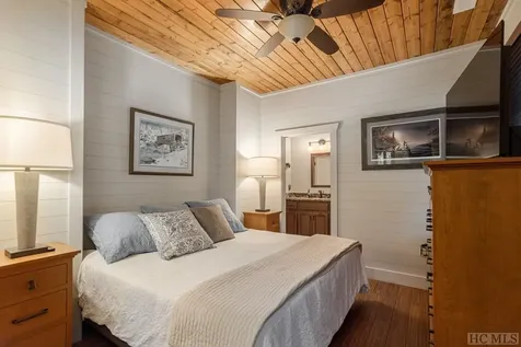 30 Outpost Trail Glenville NC 28736