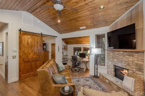 30 Outpost Trail Glenville NC 28736