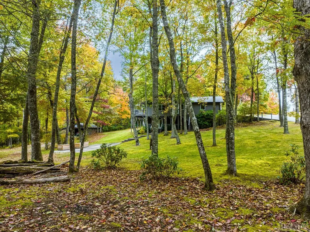 218 Treasurewood Road Glenville NC 28736