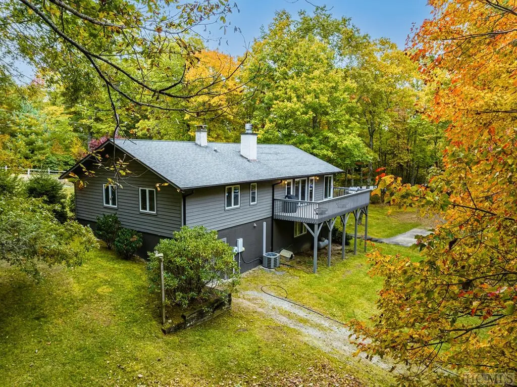 218 Treasurewood Road Glenville NC 28736