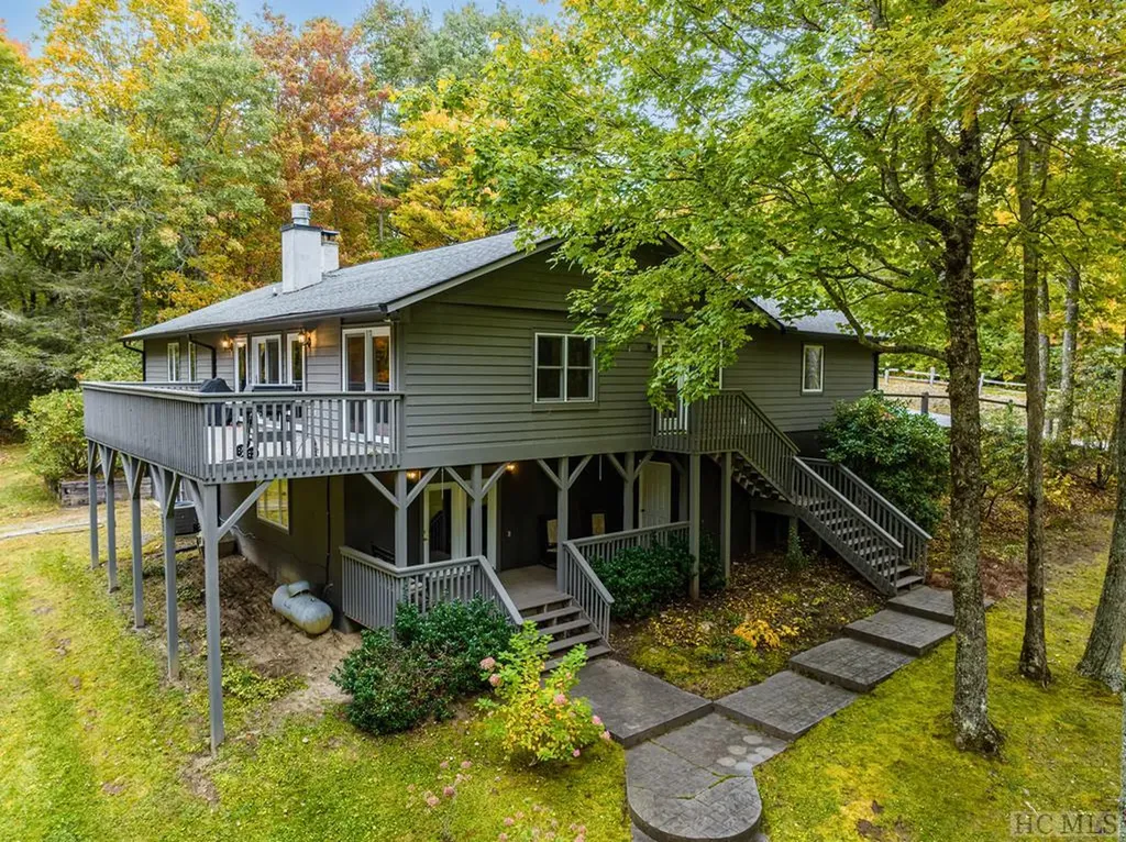 218 Treasurewood Road Glenville NC 28736