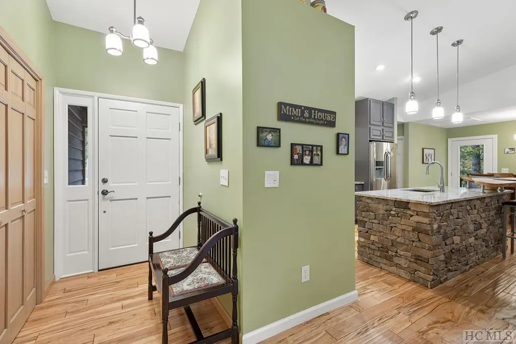 218 Treasurewood Road Glenville NC 28736