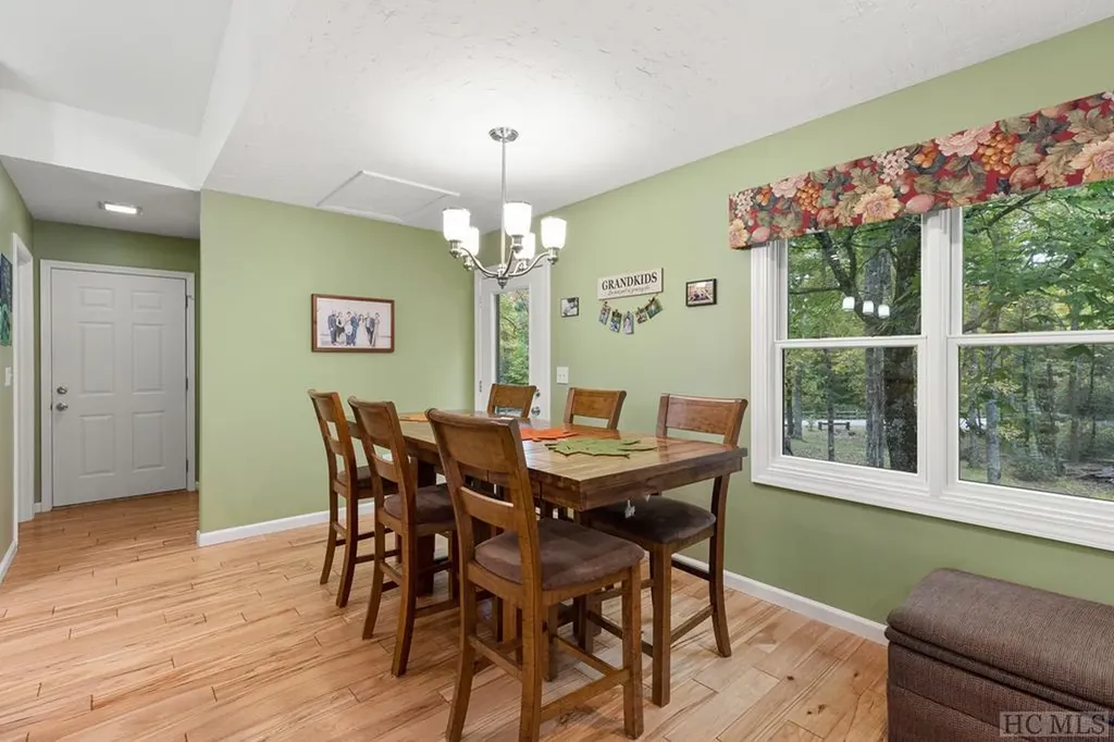 218 Treasurewood Road Glenville NC 28736