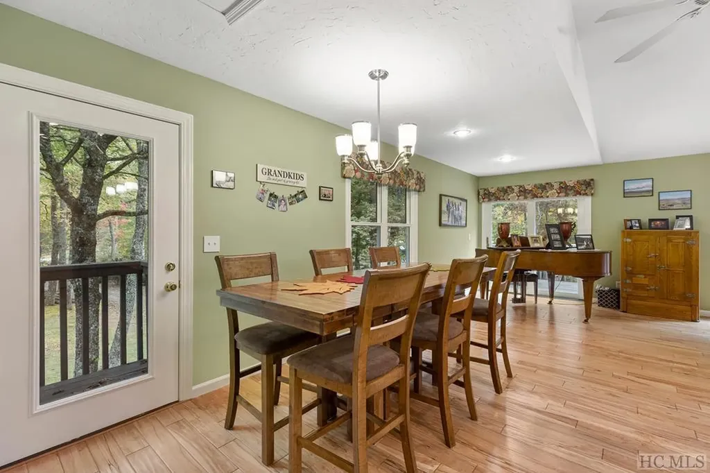 218 Treasurewood Road Glenville NC 28736