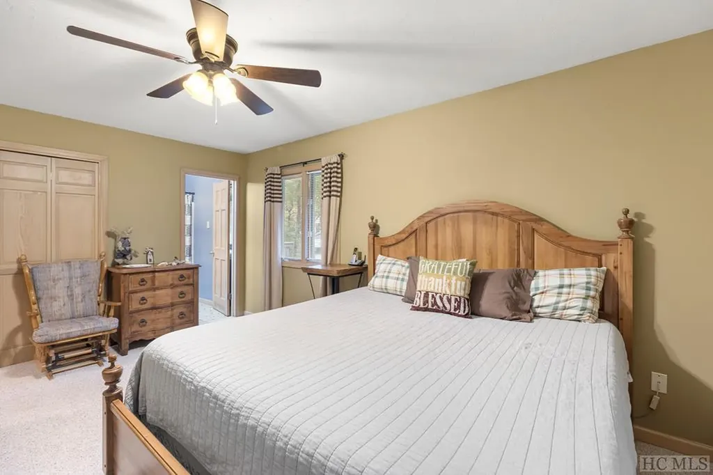 218 Treasurewood Road Glenville NC 28736