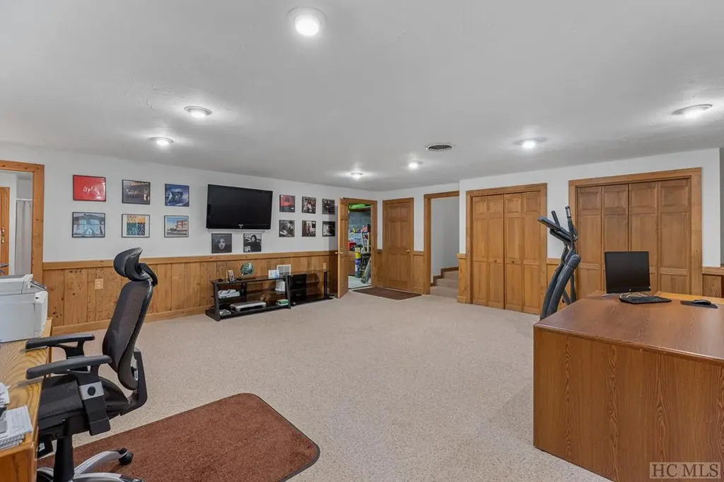218 Treasurewood Road Glenville NC 28736