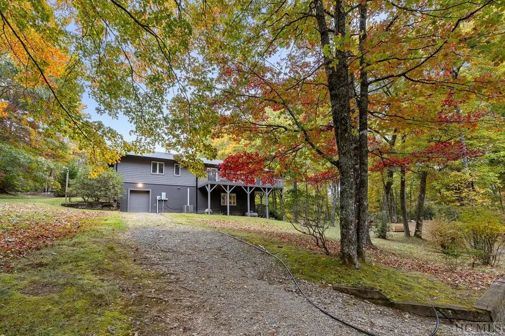 218 Treasurewood Road Glenville NC 28736