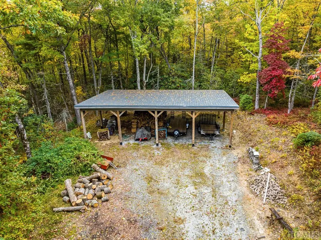 218 Treasurewood Road Glenville NC 28736