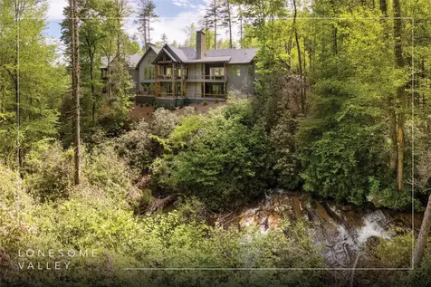 230 Roll Cast Lane Sapphire NC 28774