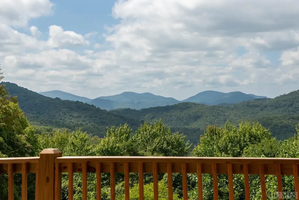 5183 Big Ridge Road Glenville NC 28736